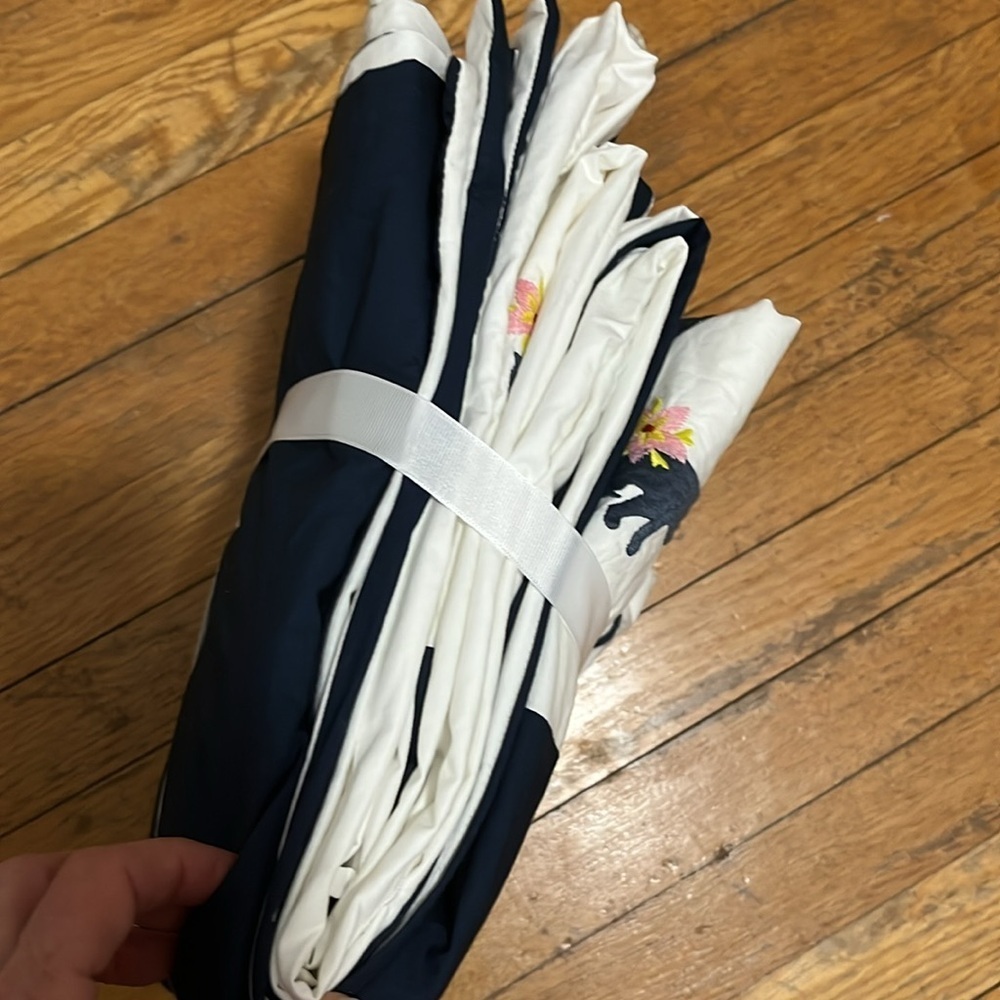 Anthropologie x Sky Export Navy and White Embroidered Quilt. Size Full. NWT - Picture 6 of 11